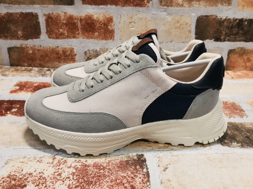COACHのダッドスニーカー