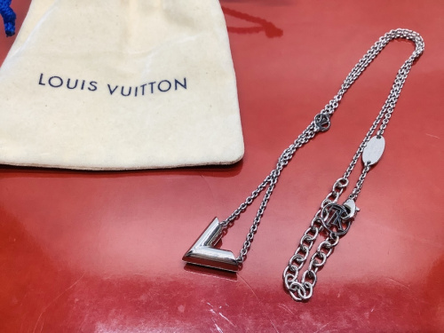 ブランド・ラグジュアリーのアクセサリー