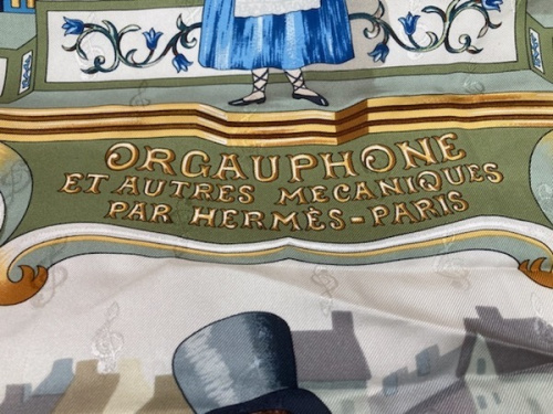 HERMESのスカーフ