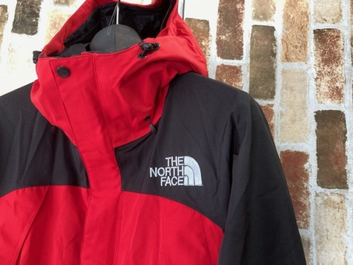 ノースフェイスのTHE NORTH FACE