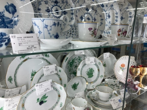 ティーポットの洋食器