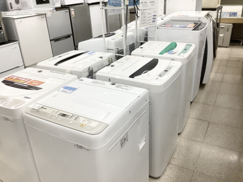 SHARPの全自動洗濯機