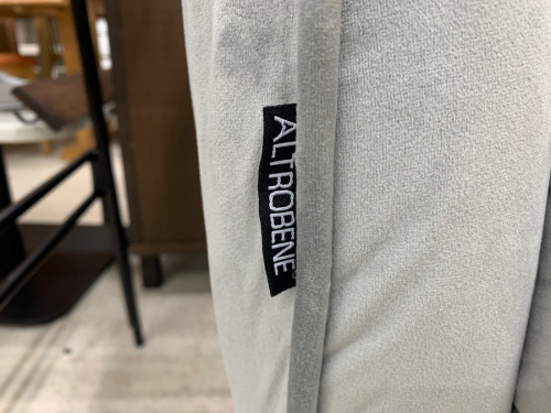 1人掛けソファーのALTROBENE