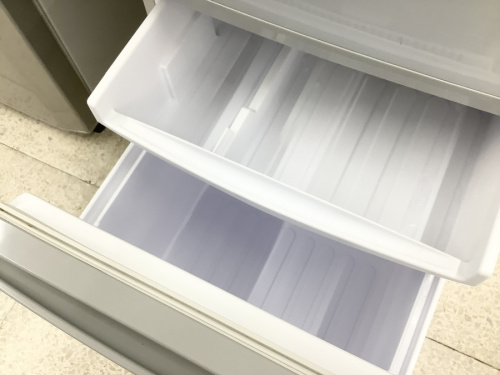 2ドア冷蔵庫のSHARP