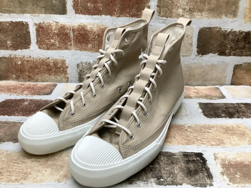 靴のスニーカー