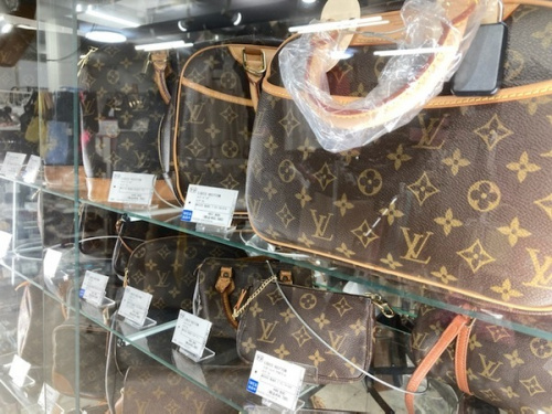 LOUIS VUITTONのブランド