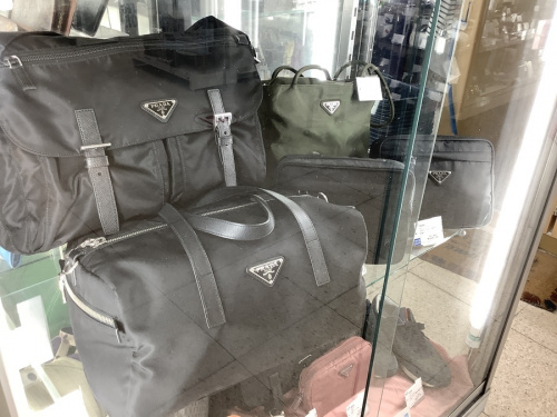 バッグのPRADA