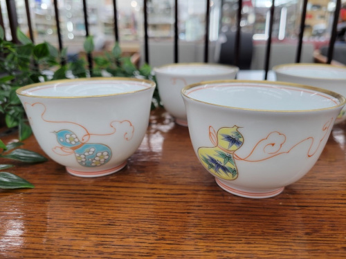 食器の湯呑み