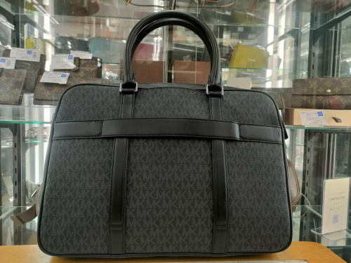 ブランドのMICHAELKORS