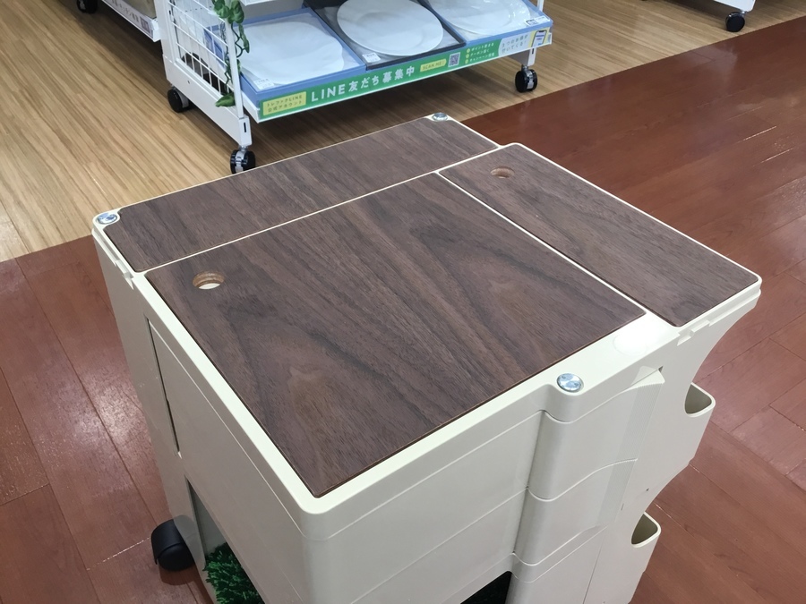 B-LINE(ビーライン)のボビーワゴンの2段トレイを買取入荷致しました 