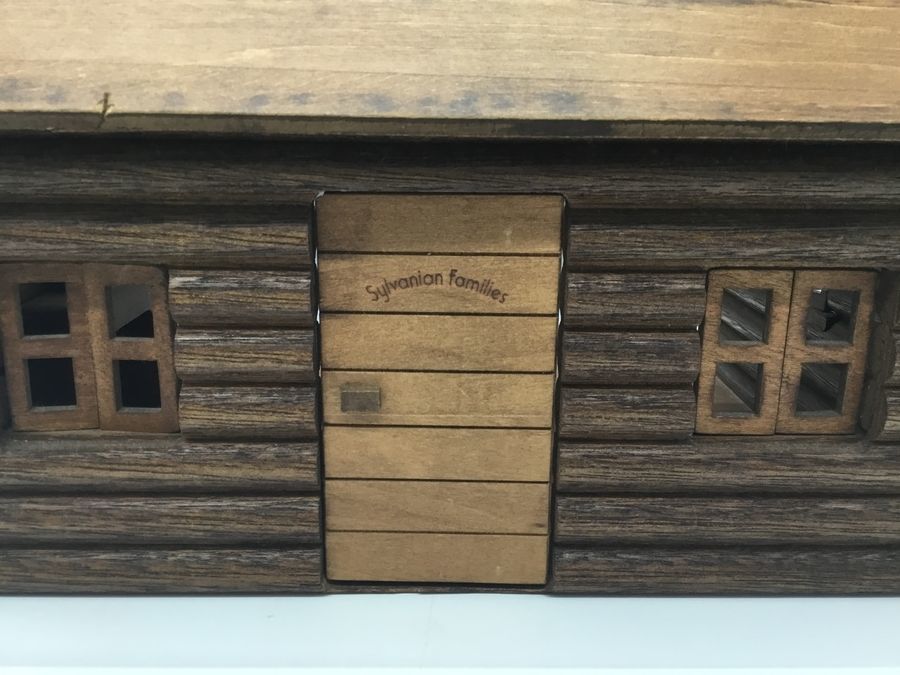 シルバニアファミリーの木製、丸太小屋を買取入荷致しました