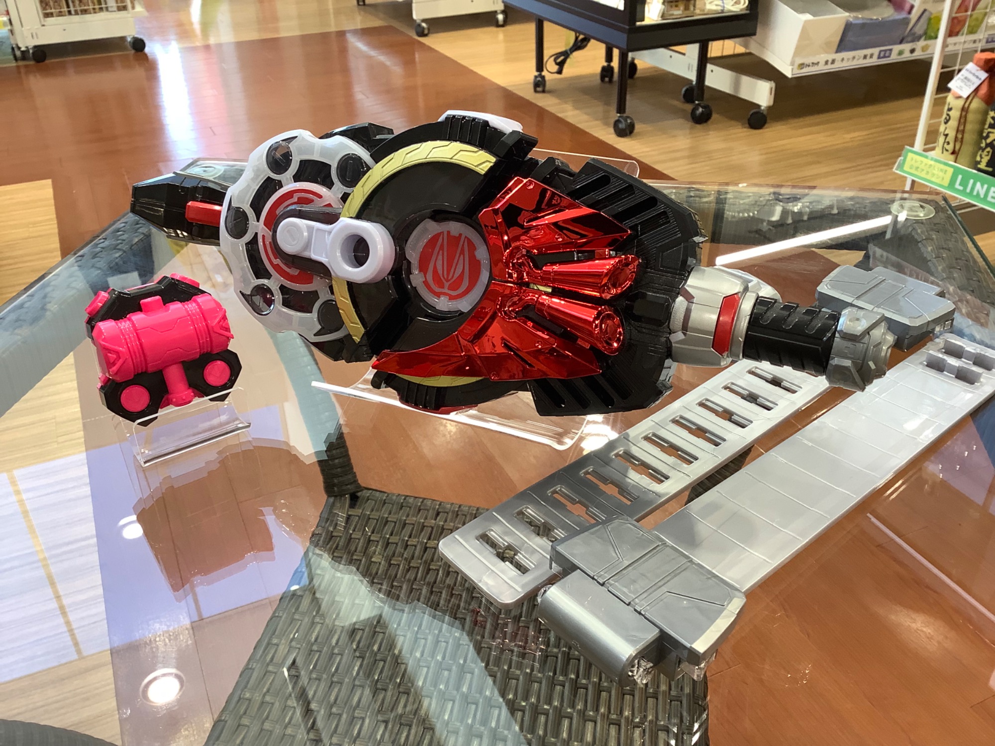 最新作】仮面ライダーギーツ DXデザイアドライバーを買取入荷
