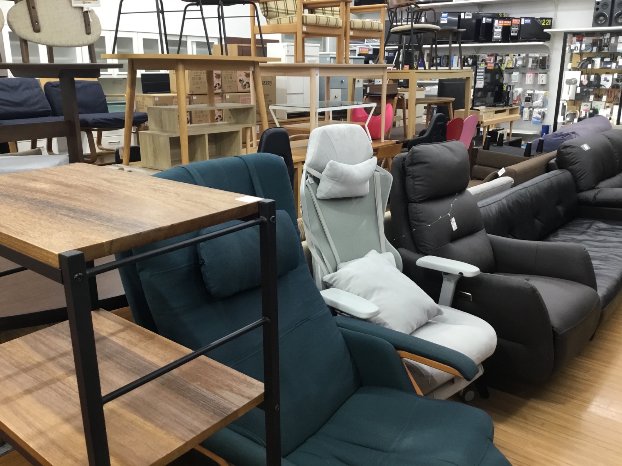 吉川木工の大型本棚を買取入荷しました！｜2023年11月05日｜リサイクル