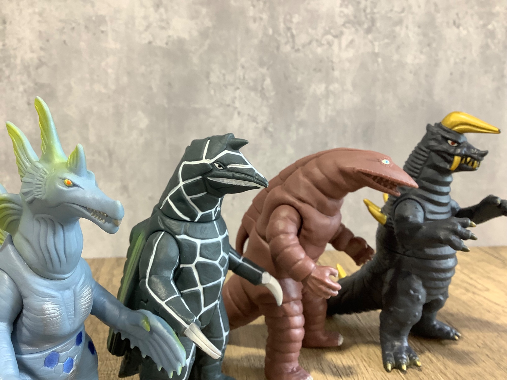 ウルトラマン ライブサイン付 怪獣ソフビがまとめて入荷しました