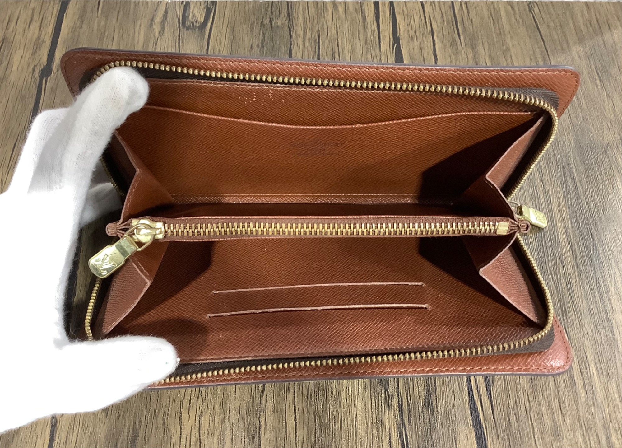LOUIS VUITTON (ルイ・ヴィトン) モノグラム ポルトモネ・ジップ