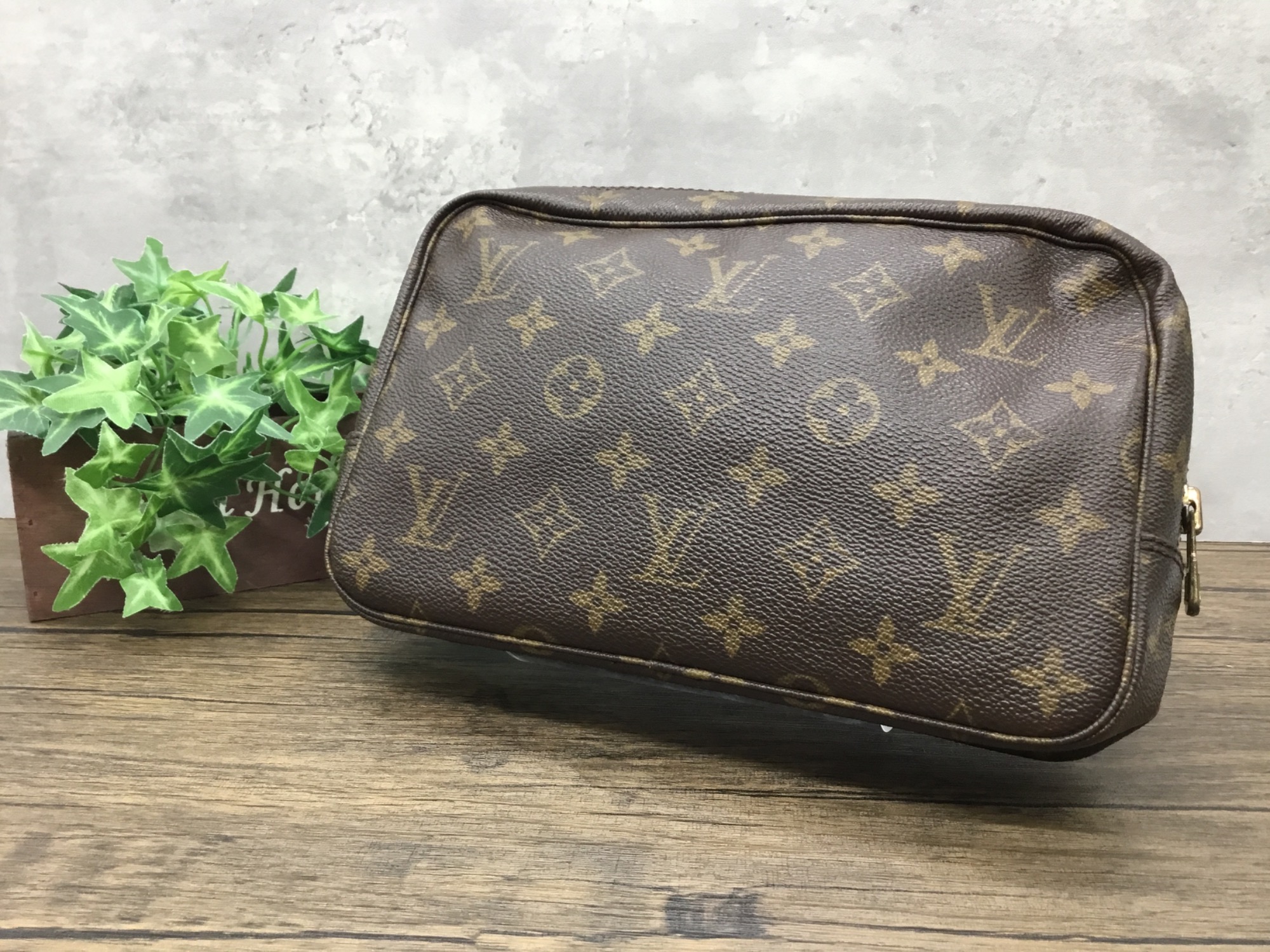 ルイヴィトン　コスメポーチ Louis Vuitton (ルイヴィトン)コスメポーチ が入荷しました