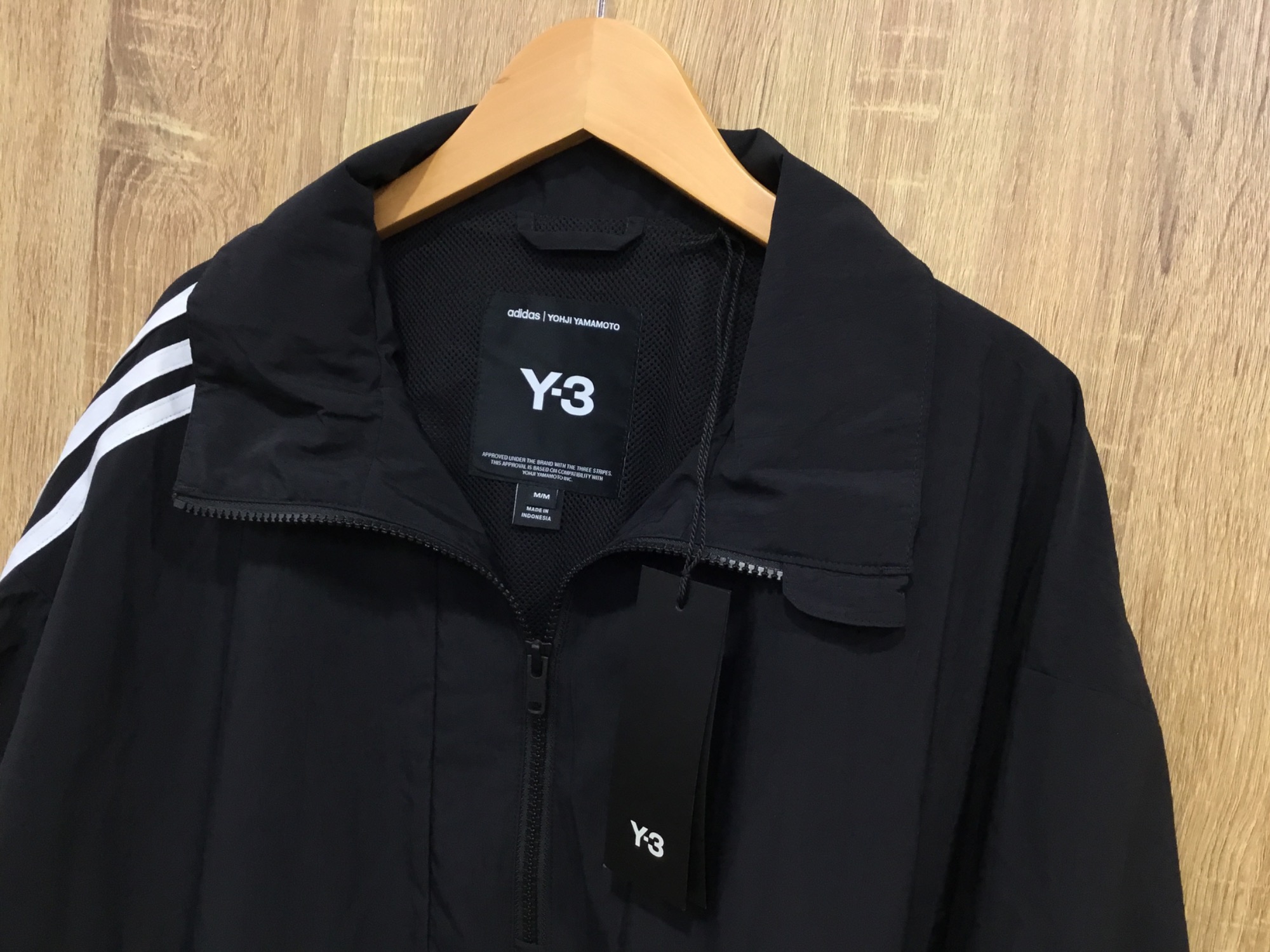 Y-3 adidas アディダス ヨウジヤマモト ランニング ジャケット adidas yohjiyamamoto コラボ 黒のナイロンジャケット Y-3 マフラー