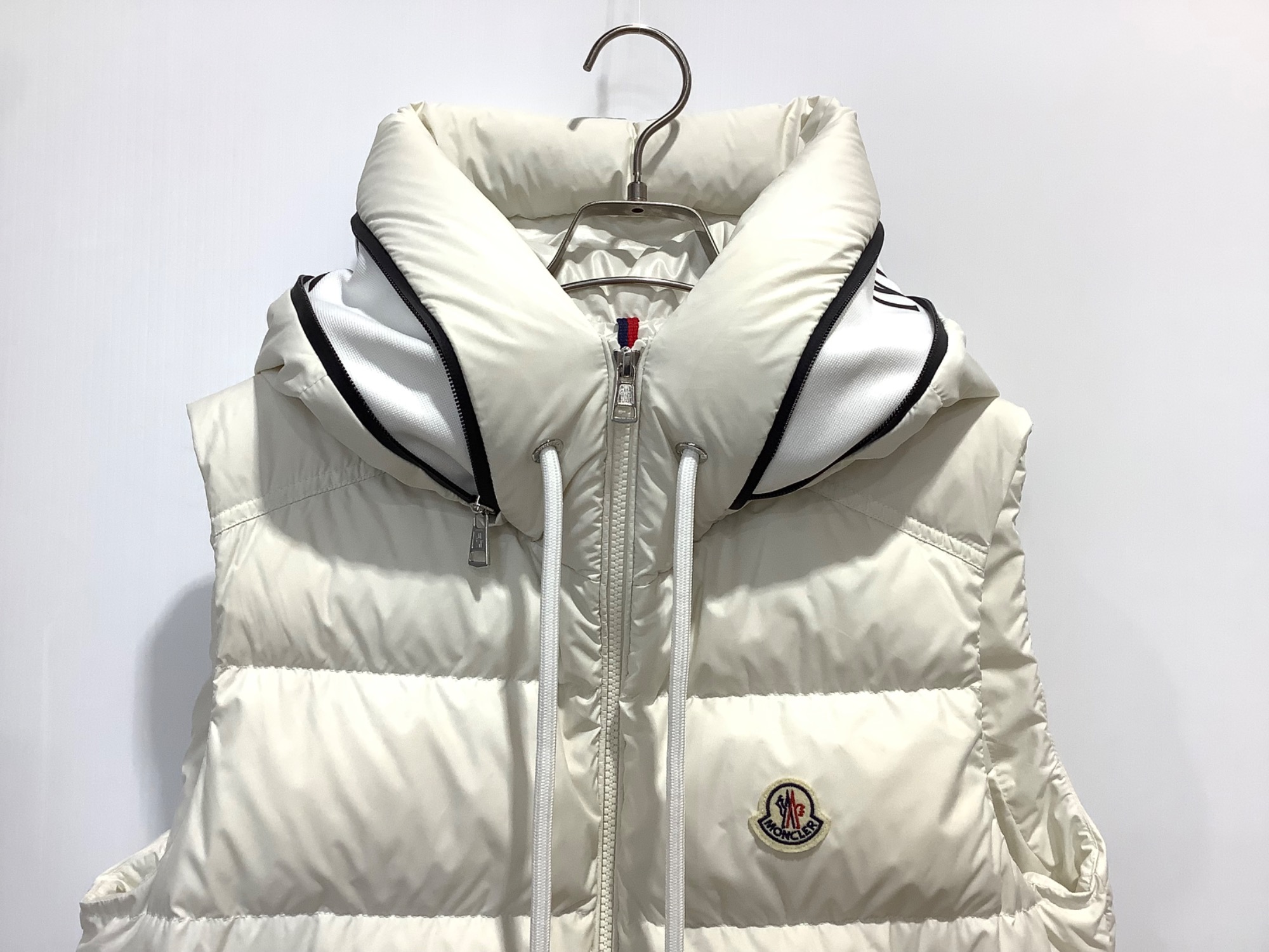 MONCLER (モンクレール) ダウンベスト を入荷しました