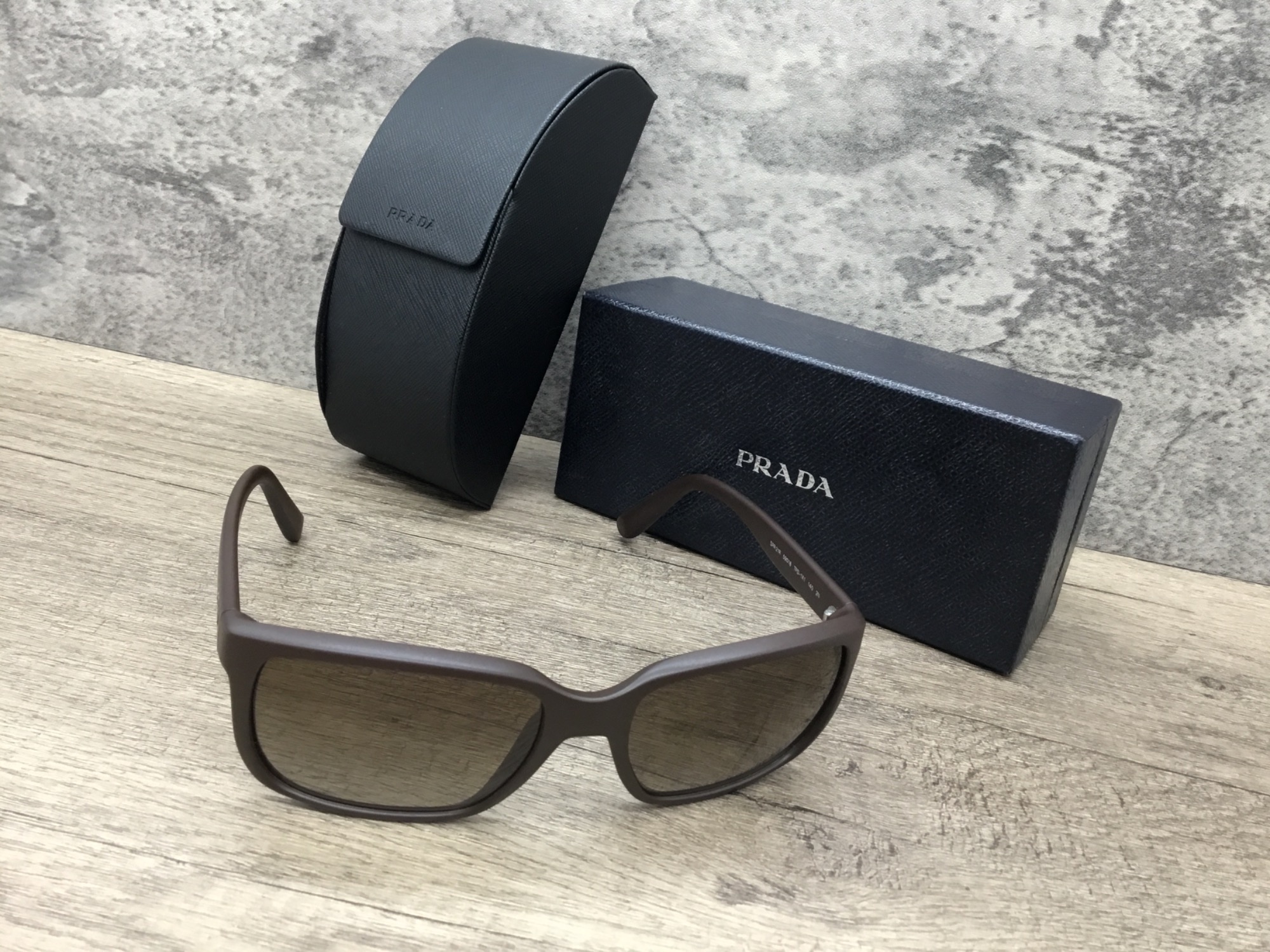 PRADA(プラダ) サングラス ブラウン SPR21R 入荷しました