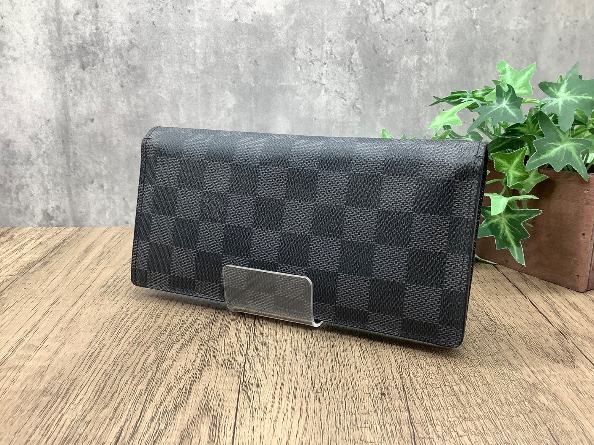 LOUIS VUITTON 長財布 ダミエ・グラフィットを入荷しました