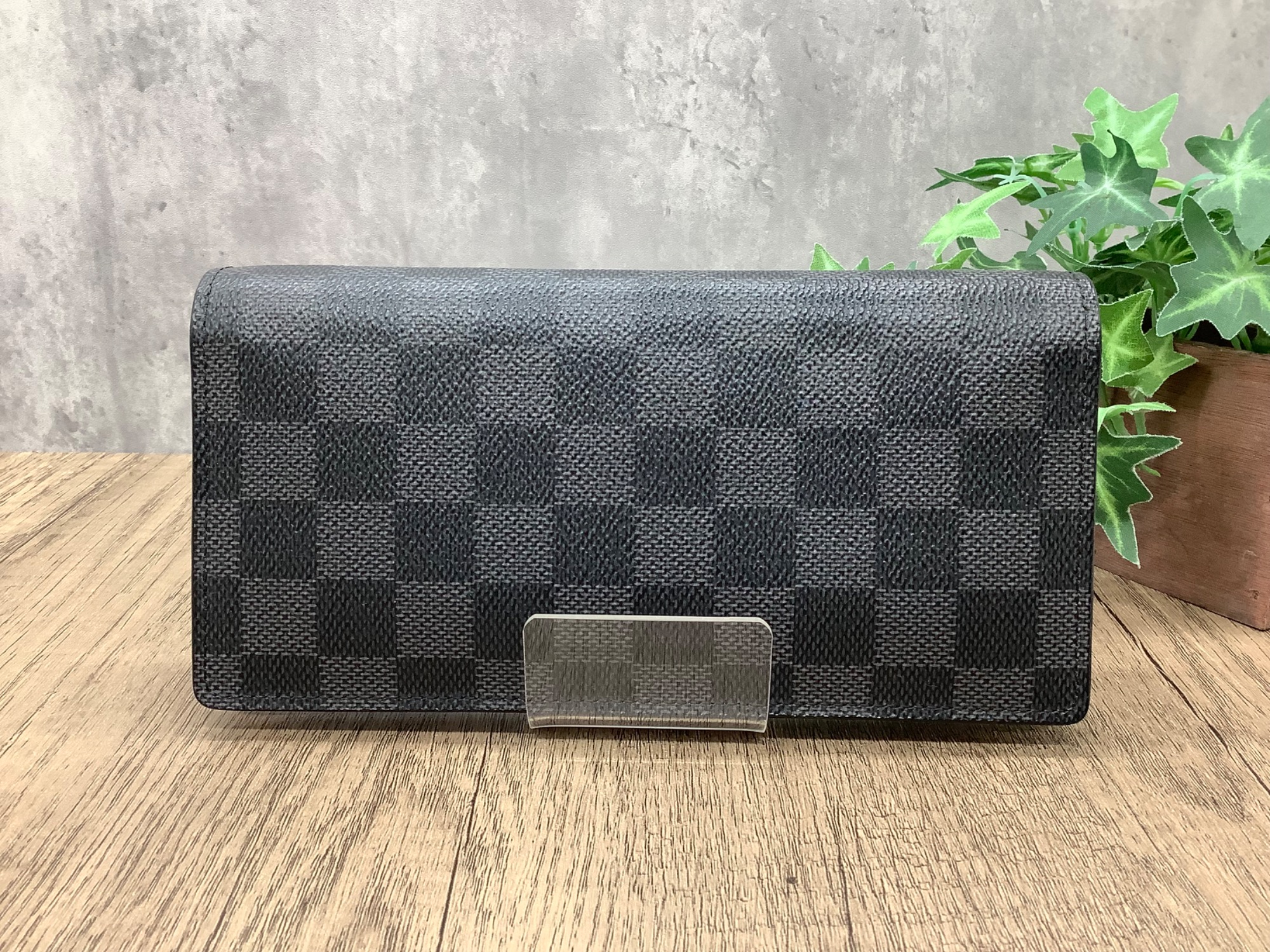 LOUIS VUITTON 長財布 ダミエ・グラフィットを入荷しました