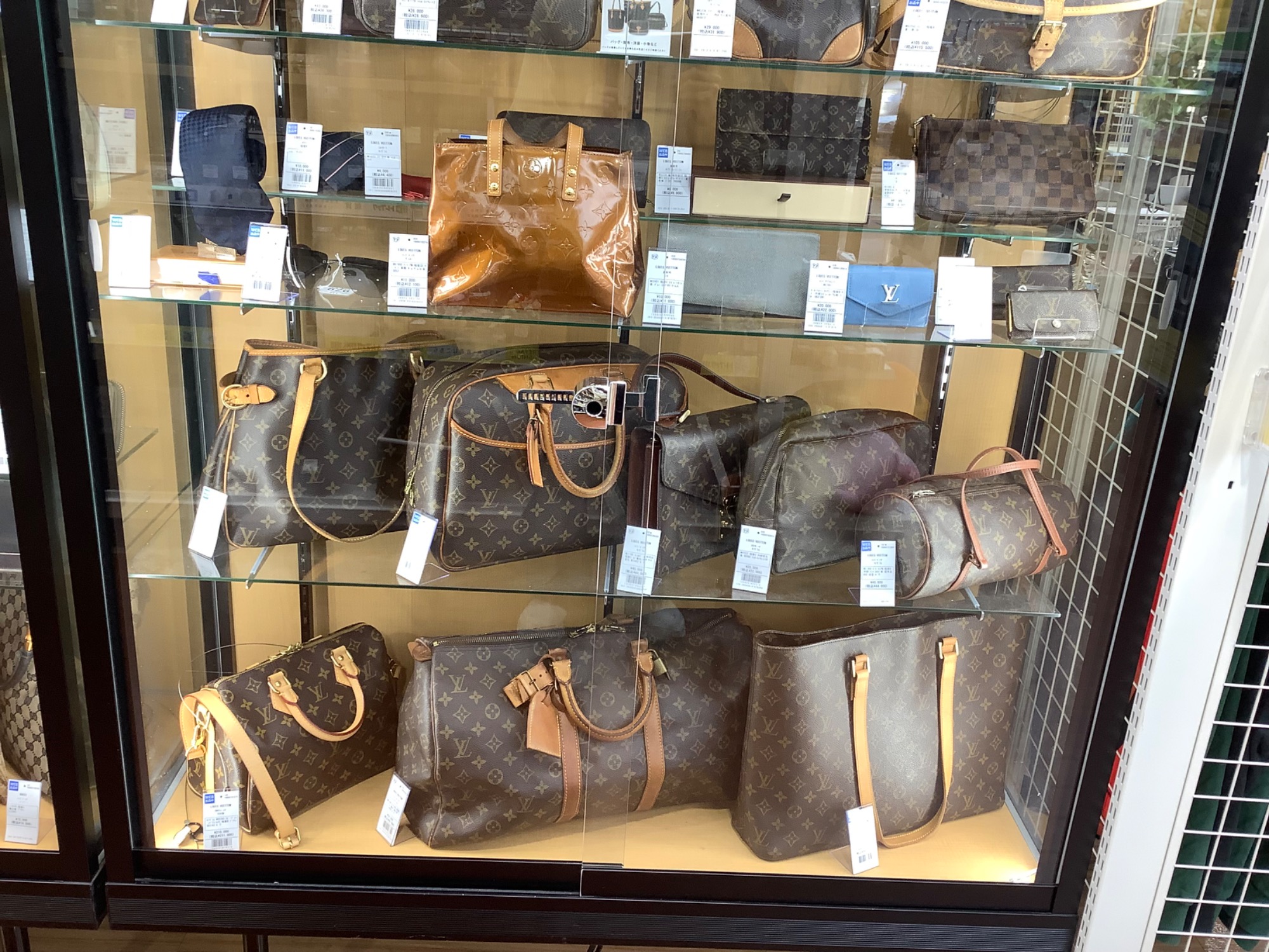 LOUIS VUITTON ( ルイヴィトン ) モノグラム ハンドバッグ を入荷しま