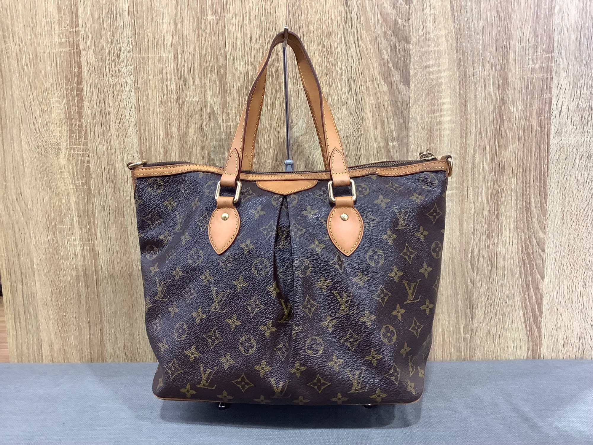 LOUIS VUITTON ( ルイヴィトン ) モノグラム ハンドバッグ を入荷しま