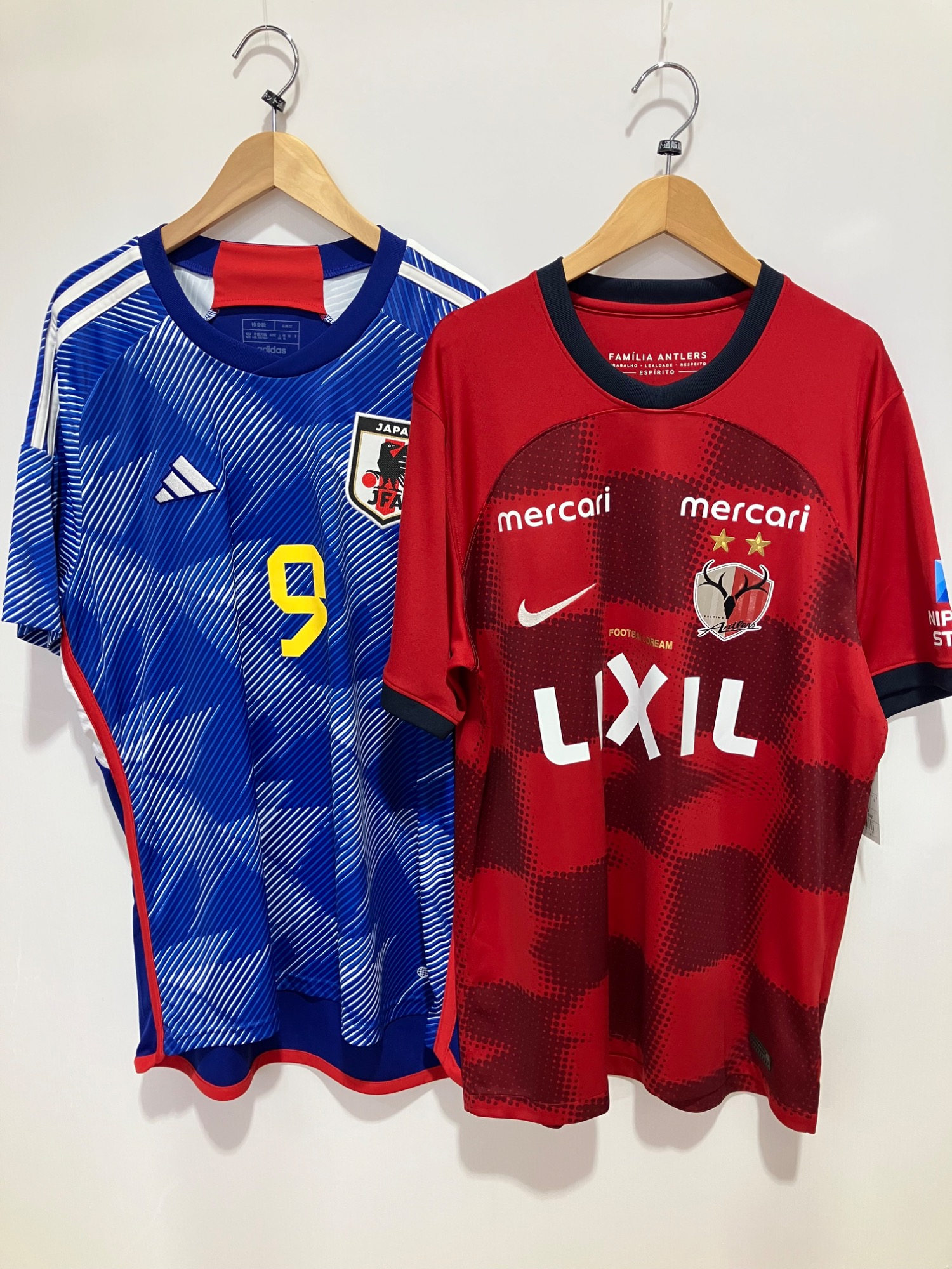 サッカー 日本代表 2022 2023 ホーム ユニフォームと鹿島アントラーズ