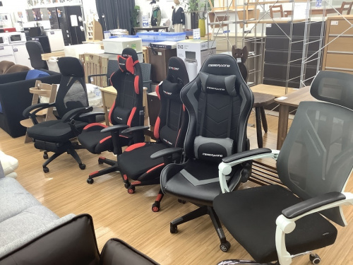 テーブルのイス