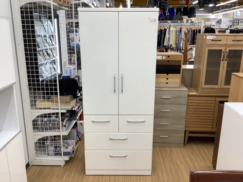 家具のワードローブ
