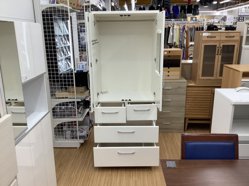 ワードローブのマルミツ