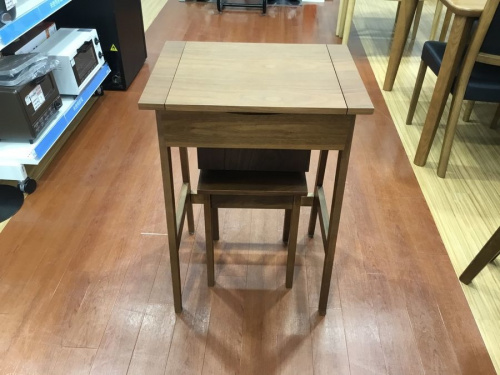 収納家具のドレッサー