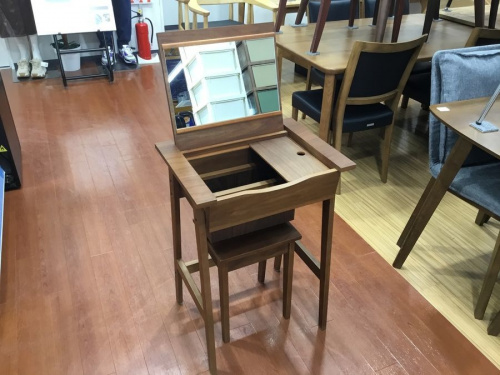 ドレッサーのACTUS