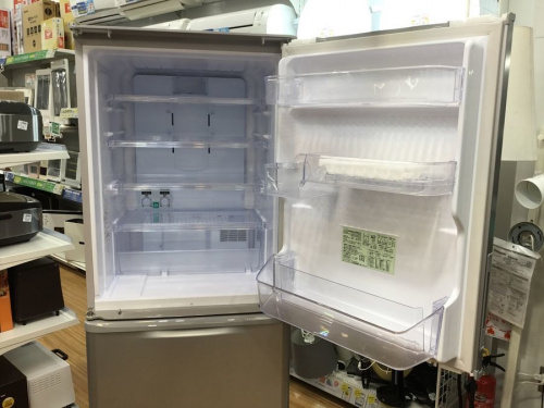 3ドア冷蔵庫のシャープ