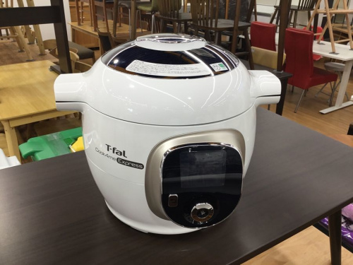 キッチン家電の炊飯器