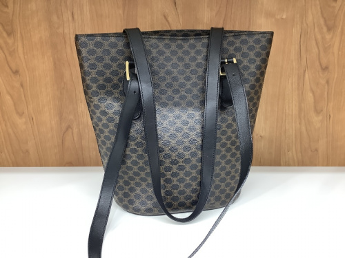 セリーヌのCELINE
