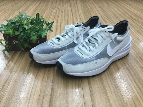 スニーカーのナイキ