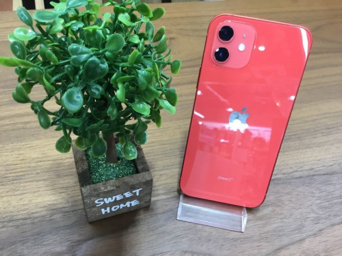 スマートフォンのiPhone12