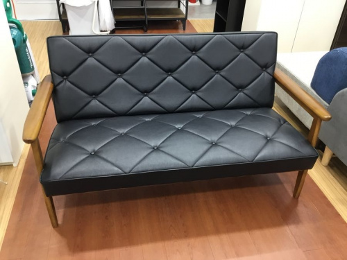 二人掛けソファーのカリモク