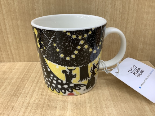 洋食器のマグカップ