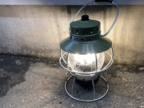 アウトドア用品のランタン
