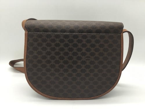 ショルダーバッグのCELINE