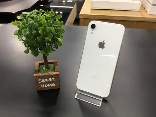 モバイル機器のスマートフォン