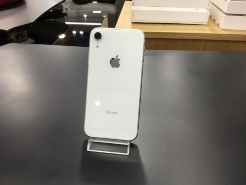スマートフォンのアップル