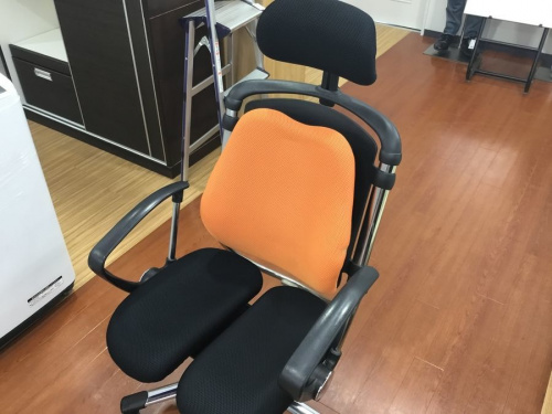 オフィスチェアのハラチェア