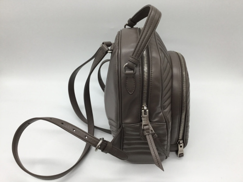 リュックのPRADA