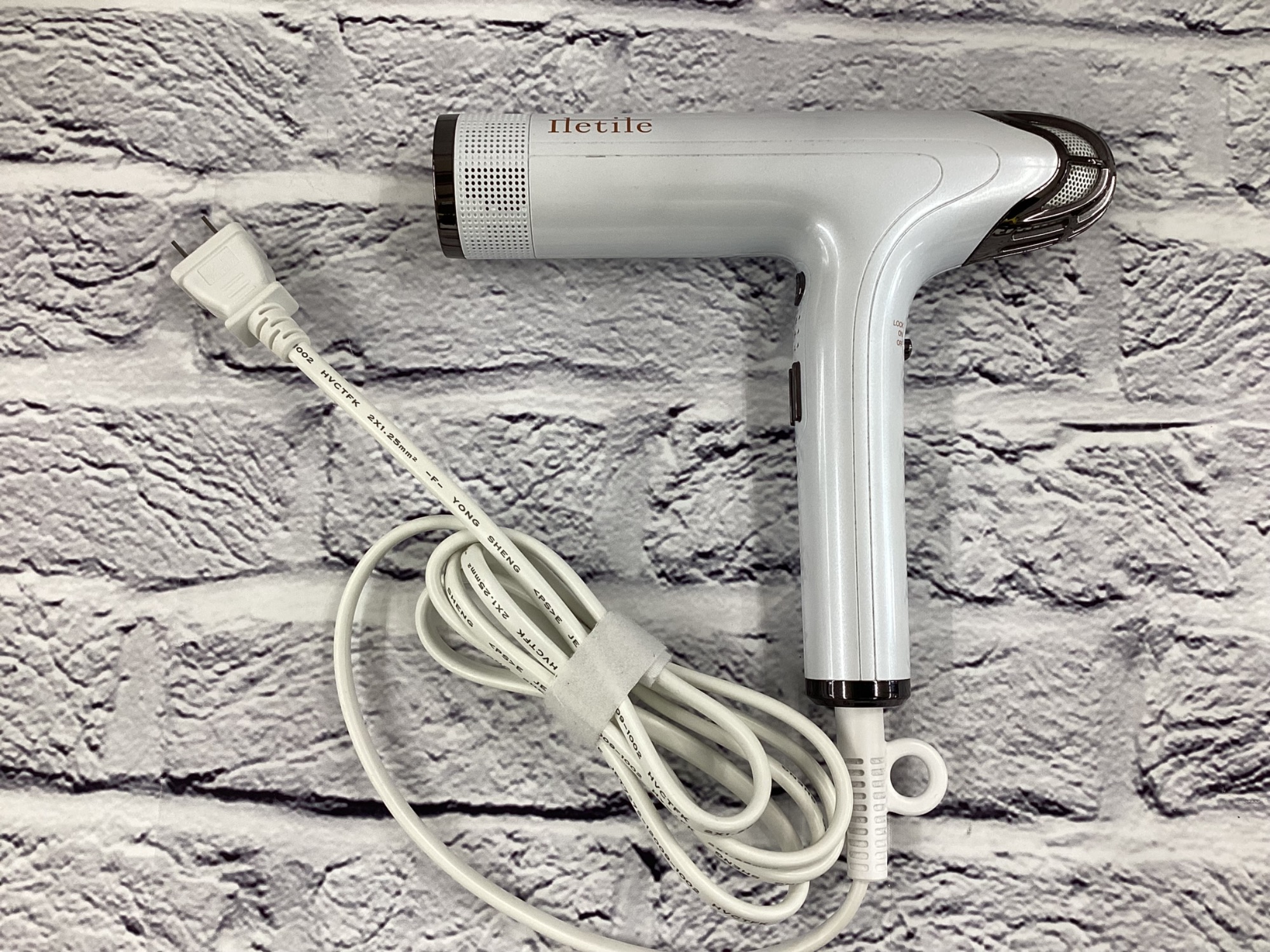 Iletile(アイルティル)キュアセラミックイオンドライヤーが買取入荷