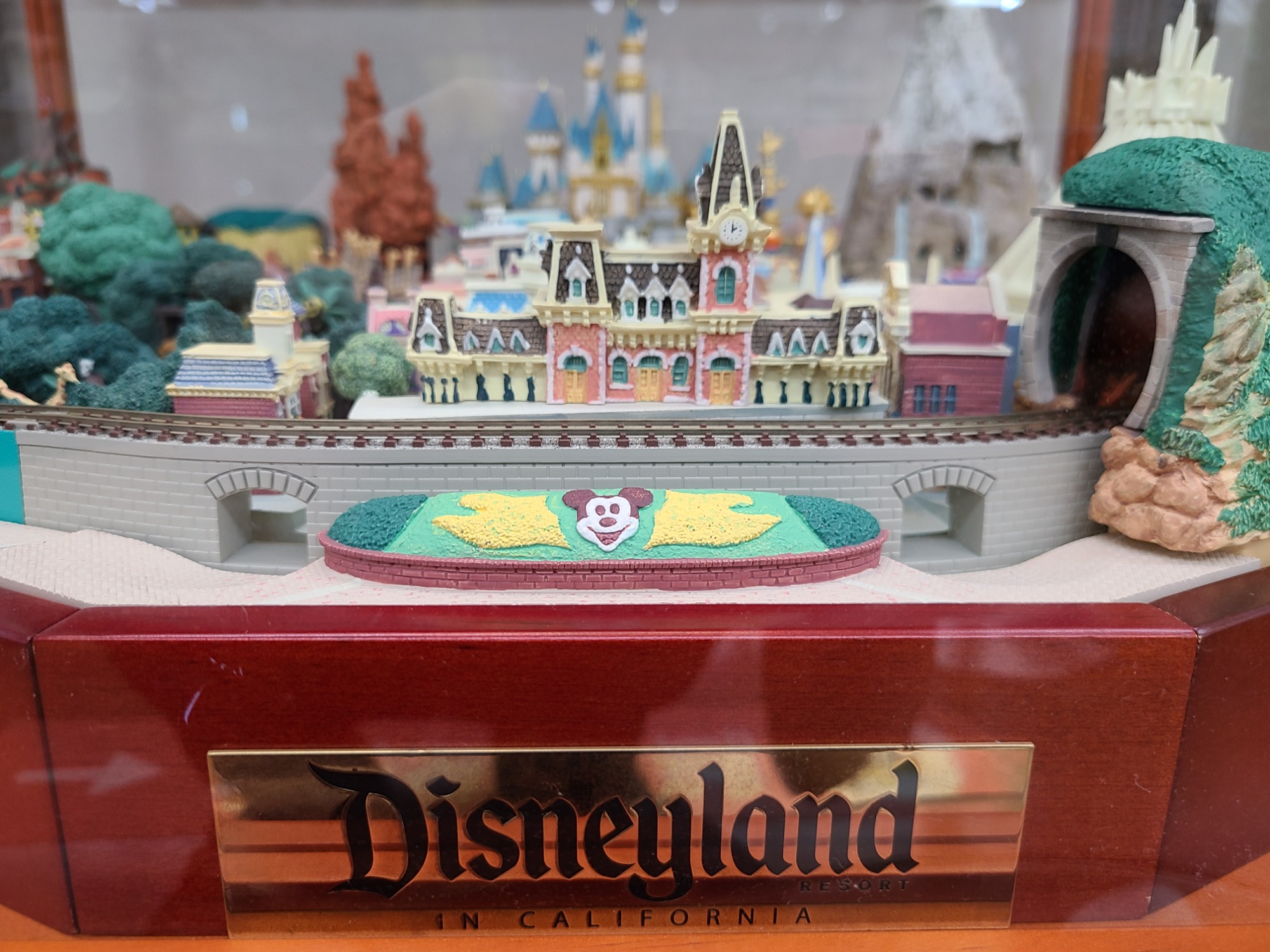 お家の中にディズニーランド！？My Disneylandジオラマ完成品が