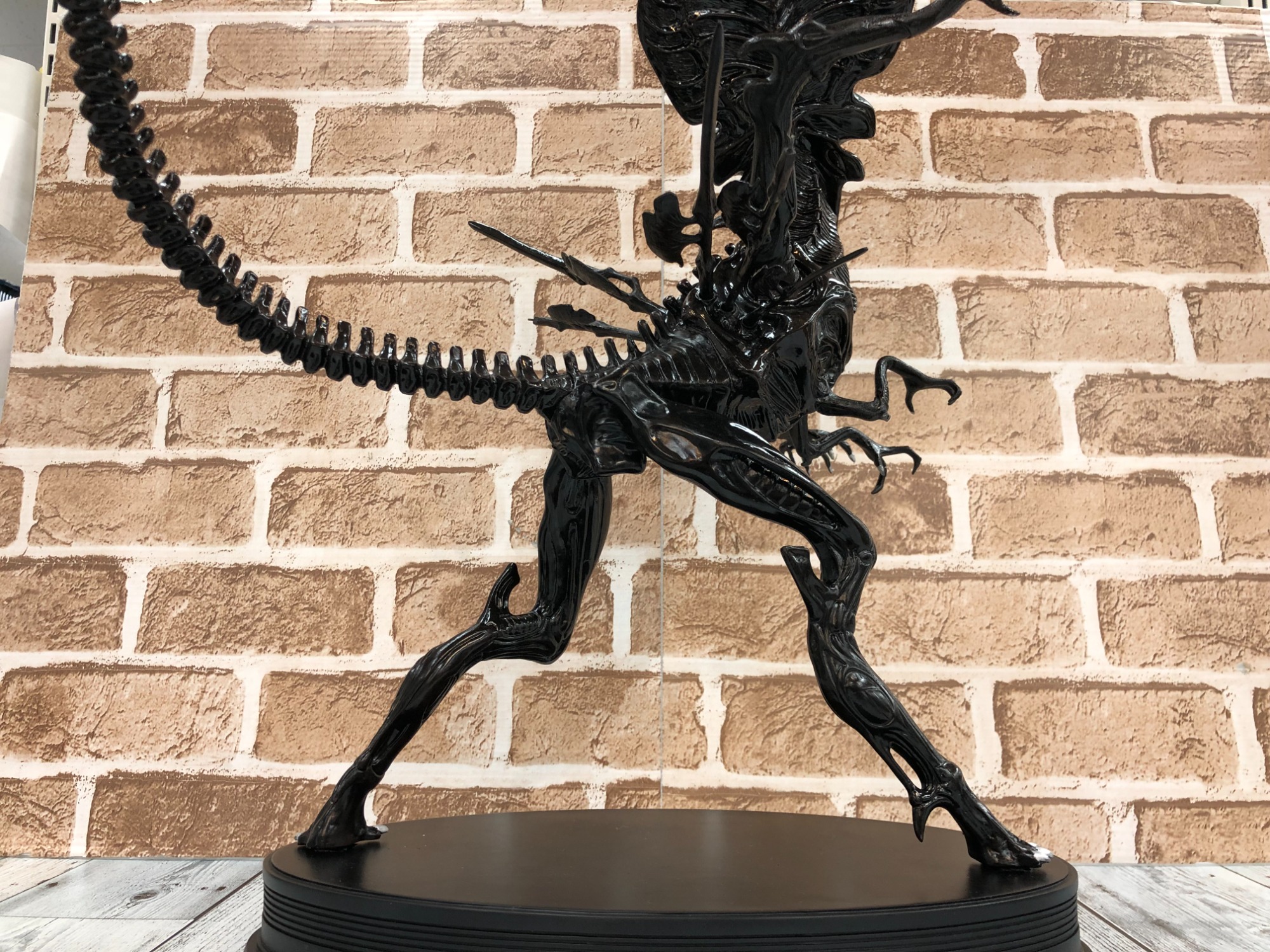 エイリアン・クイーン シグネチャースタチュー買取入荷しました
