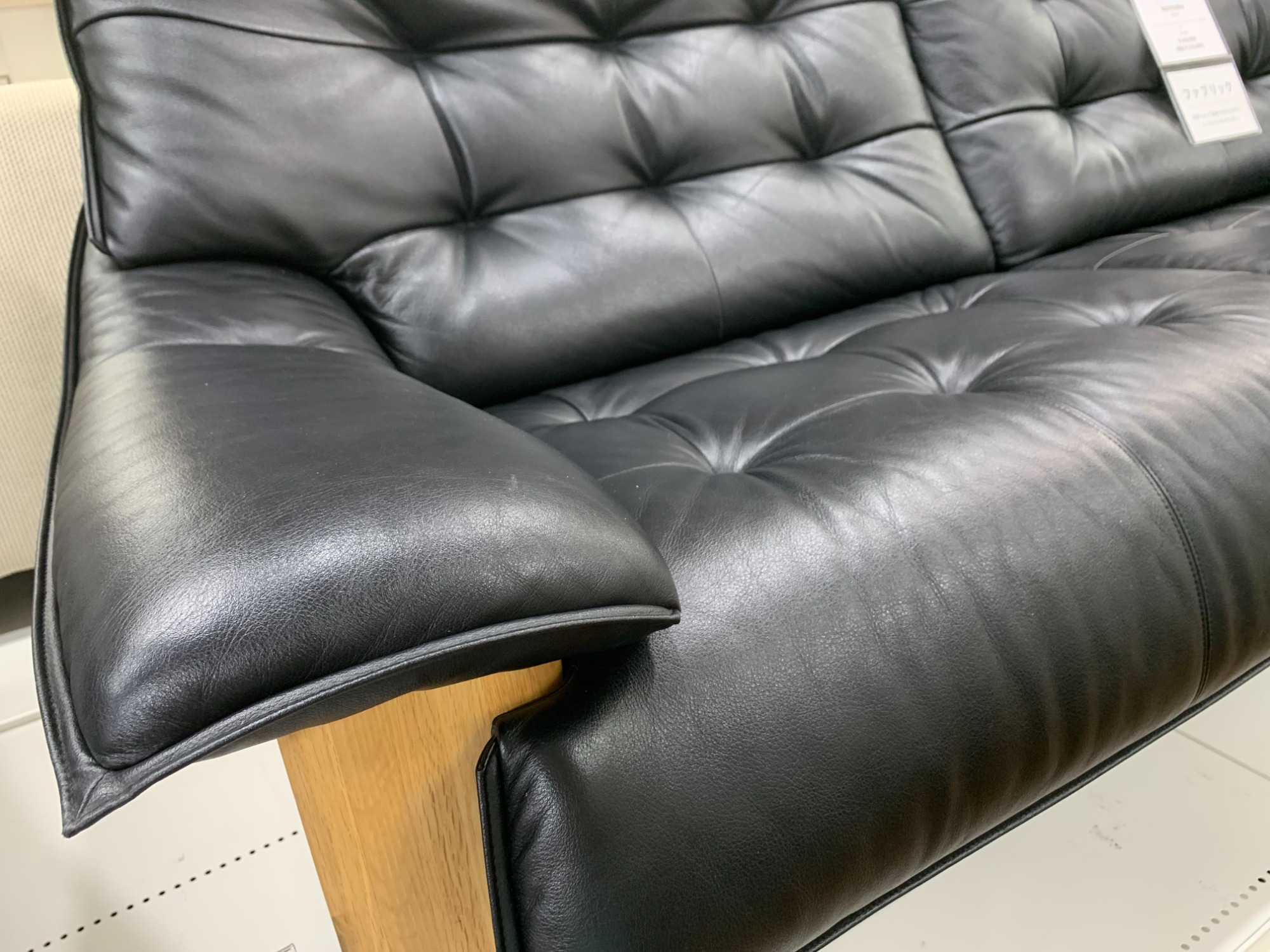 3F家具・家電展示中！】karimokuの3人掛けレザーソファーが買取入荷